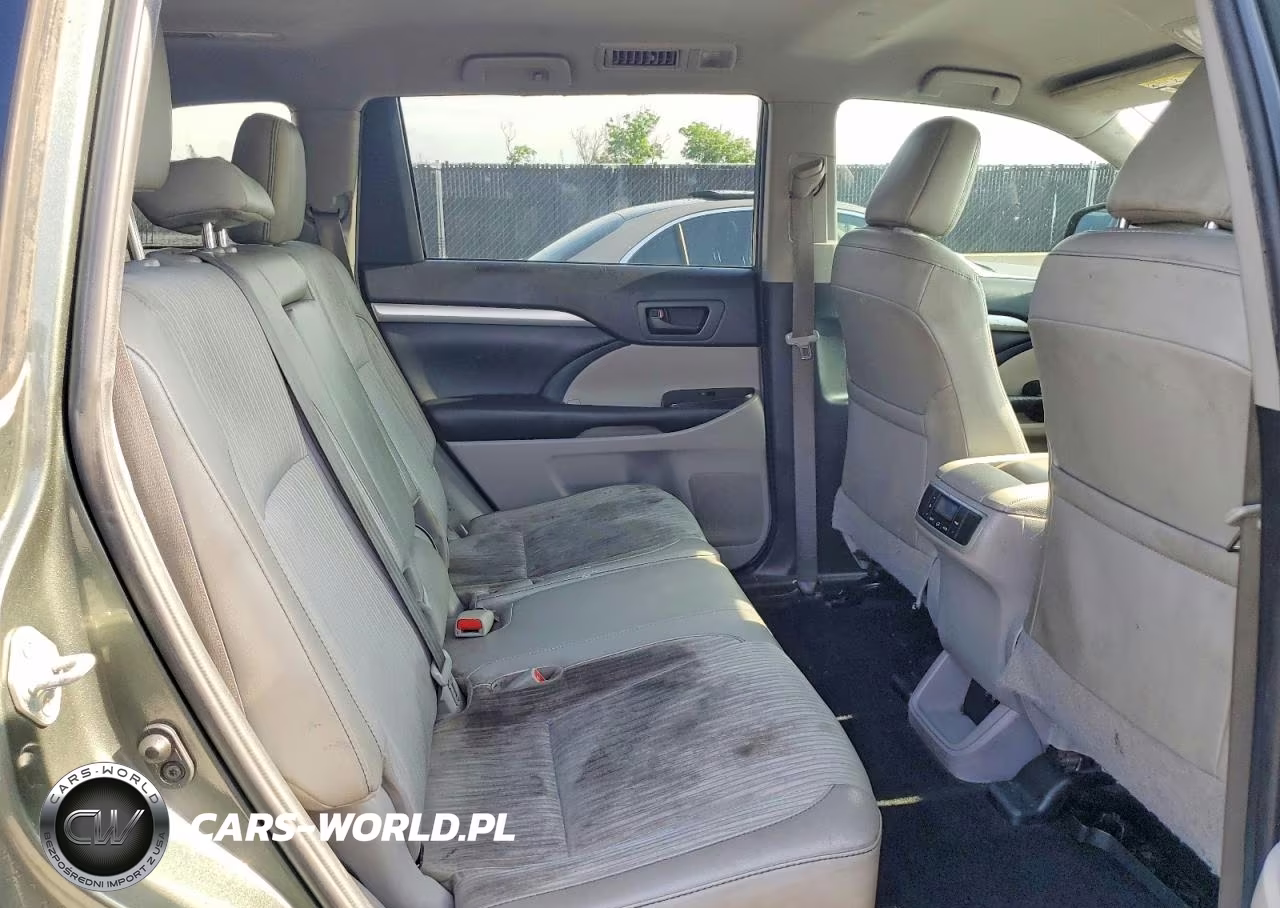2019 Toyota Highlander Le Plus VIN:5TDZZRFH1KS333290 - 11