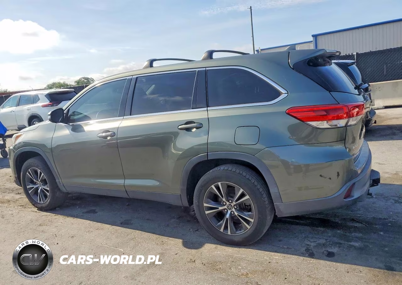 2019 Toyota Highlander Le Plus VIN:5TDZZRFH1KS333290 - 2