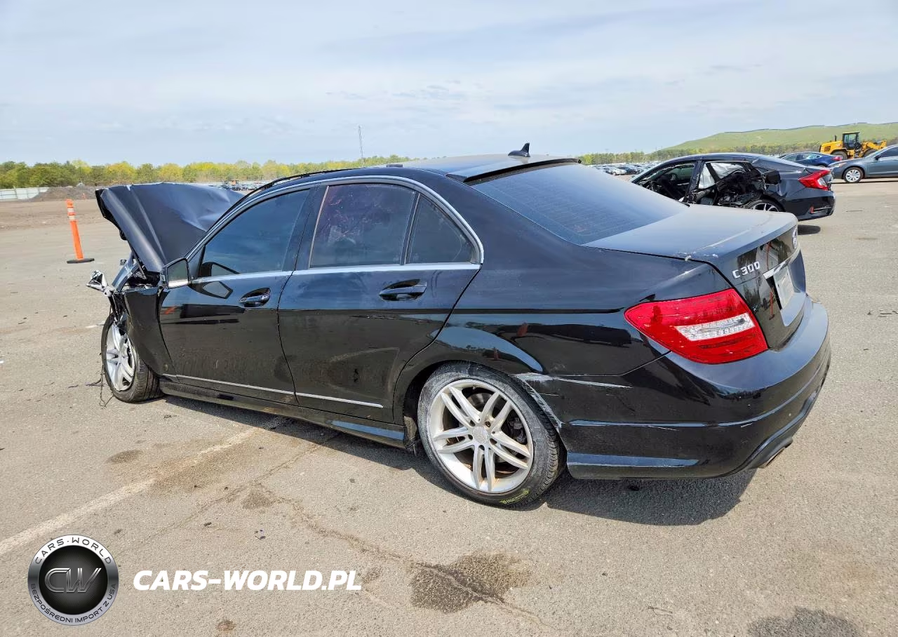 2013 Mercedes-Benz C 300 4Matic VIN:WDDGF8AB7DG117895 - 2