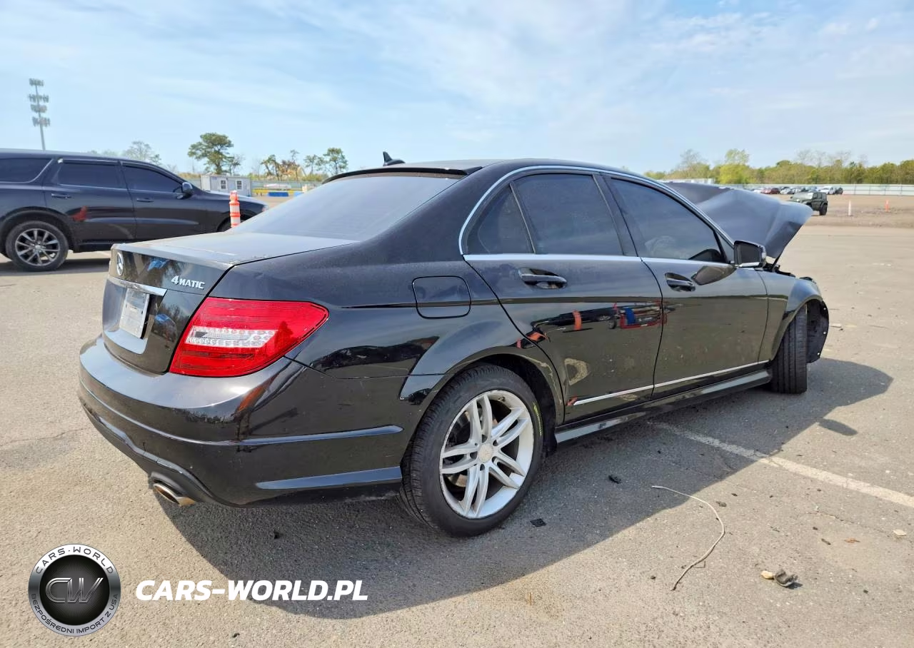 2013 Mercedes-Benz C 300 4Matic VIN:WDDGF8AB7DG117895 - 3