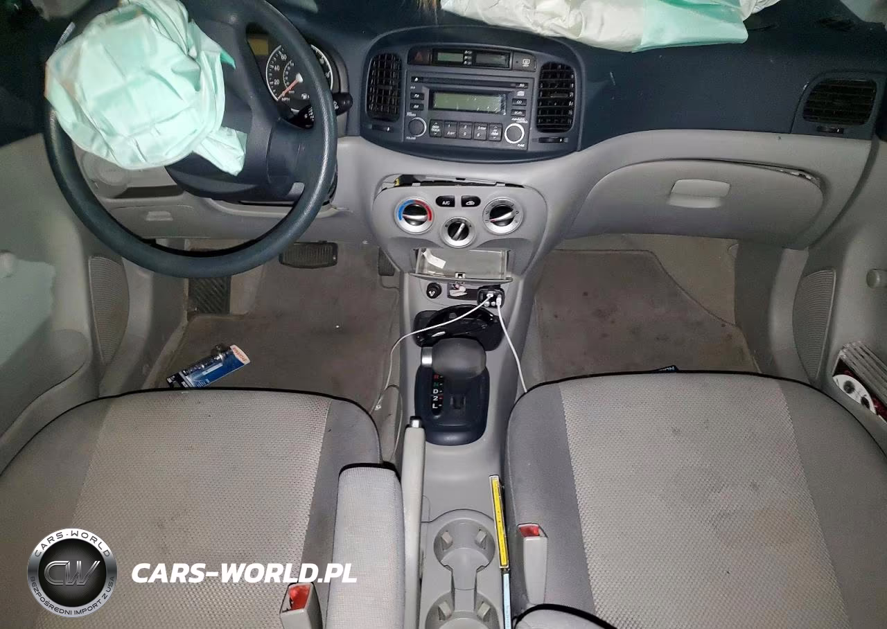 2006 Hyundai Accent Gls VIN:KMHCN46CX6U033804 - 8