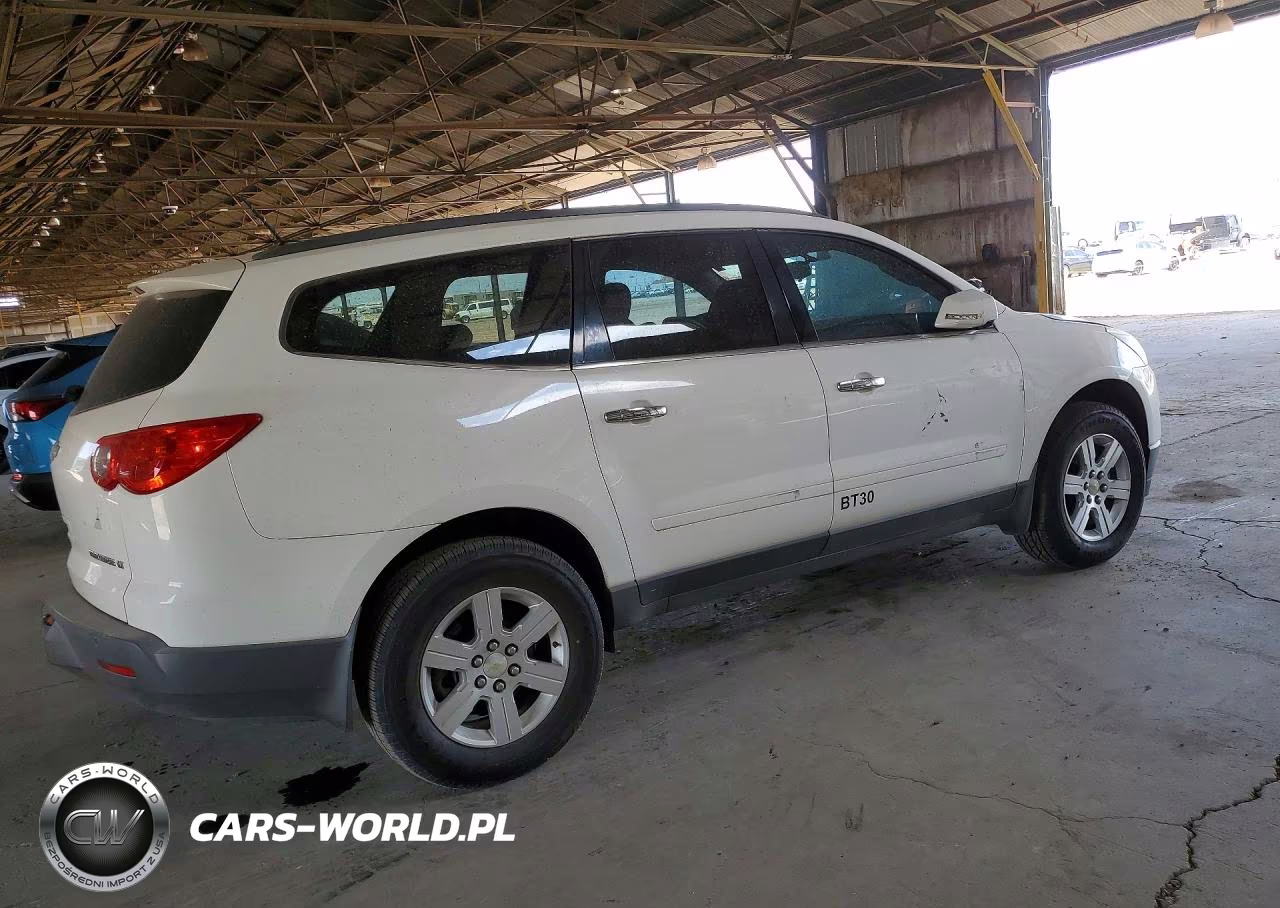 2011 Chevrolet Traverse Lt VIN:1GNKRGED2BJ320993 - 3