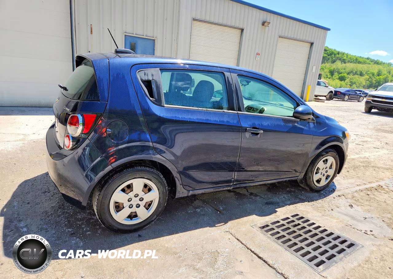 2015 Chevrolet Sonic Ls VIN:1G1JA6SH9F4141831 - 3