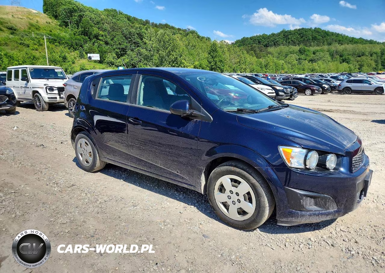 2015 Chevrolet Sonic Ls VIN:1G1JA6SH9F4141831 - 4