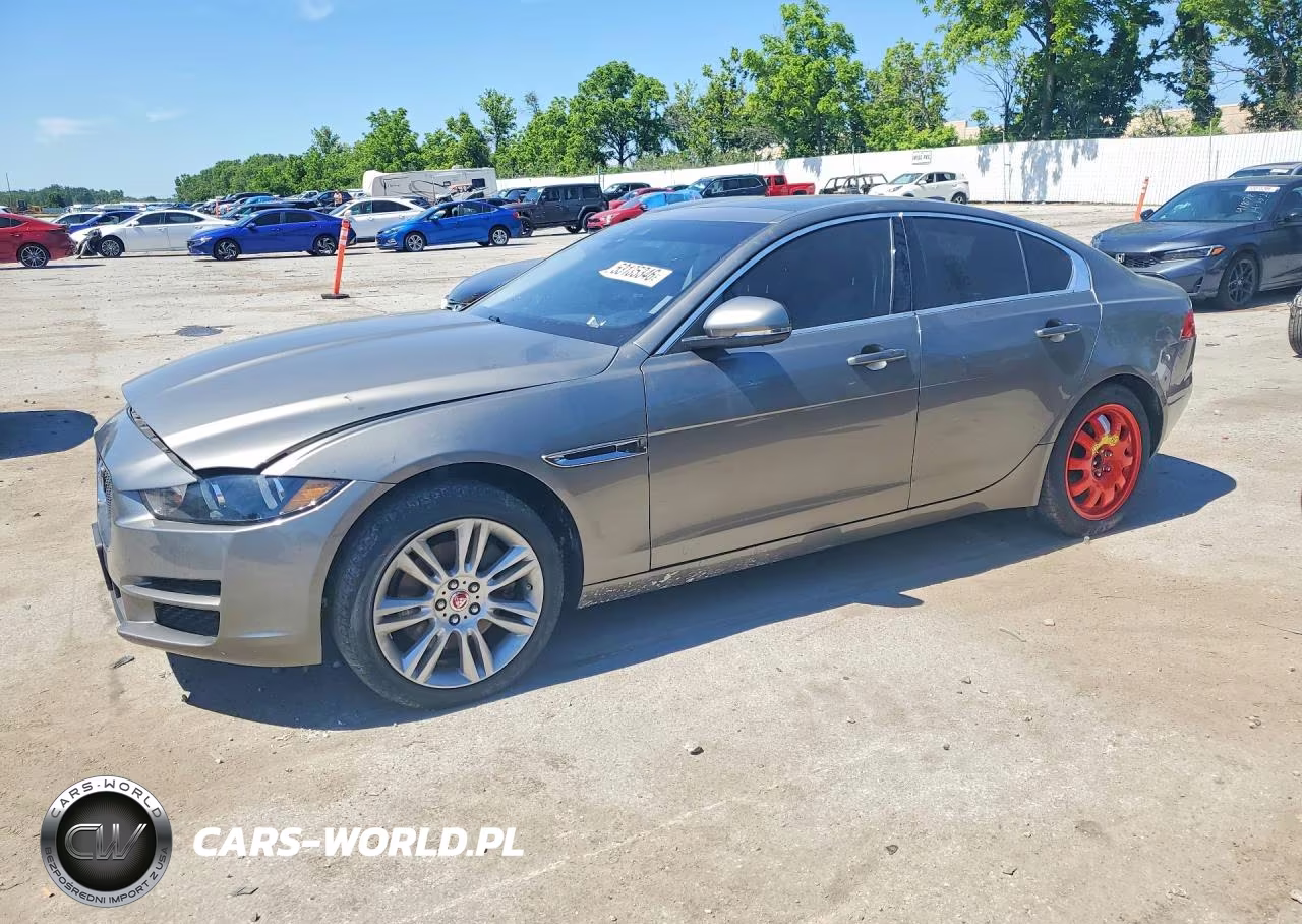 2019 Jaguar Xe Premium – zdjęcie 1 z 12