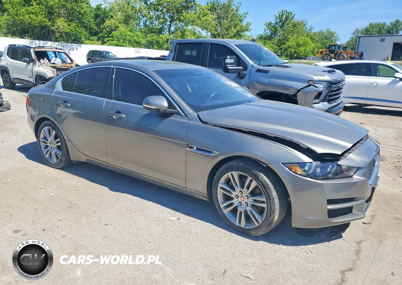 2019 Jaguar Xe Premium VIN:SAJAJ4FX2KCP54226 - 4