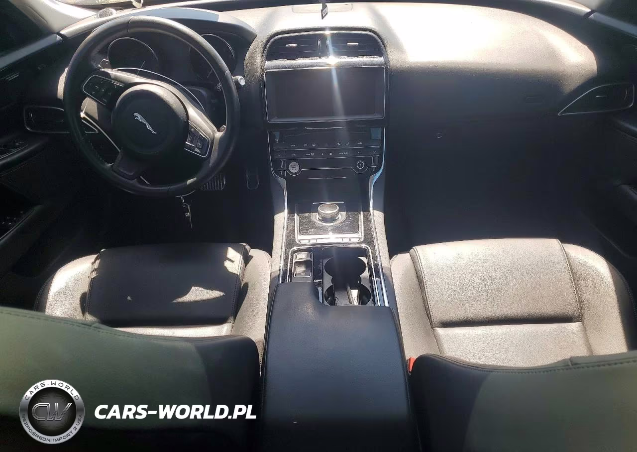 2019 Jaguar Xe Premium VIN:SAJAJ4FX2KCP54226 - 8