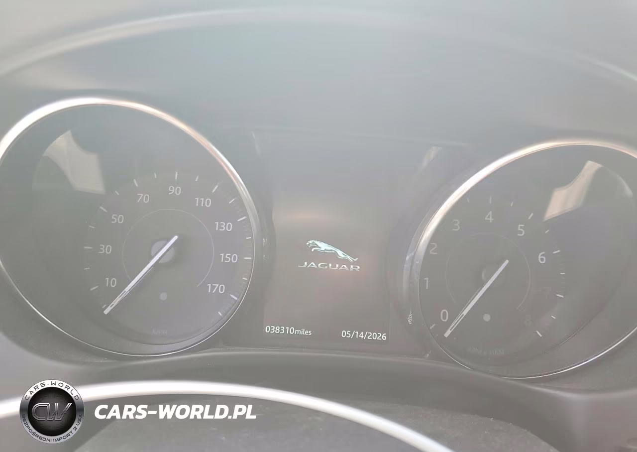 2019 Jaguar Xe Premium VIN:SAJAJ4FX2KCP54226 - 9
