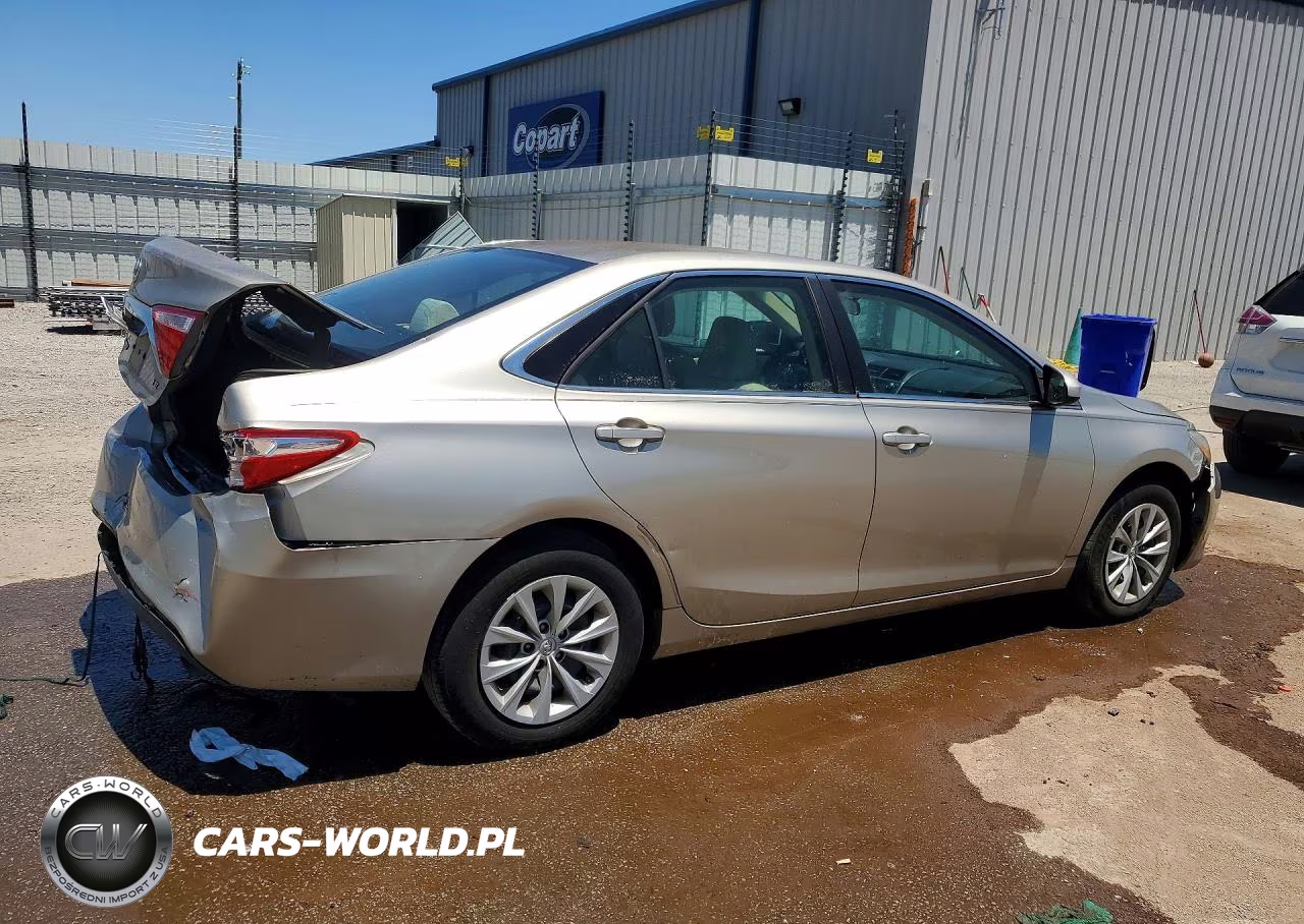 2016 Toyota Camry Le VIN:4T1BF1FK2GU163415 - 3