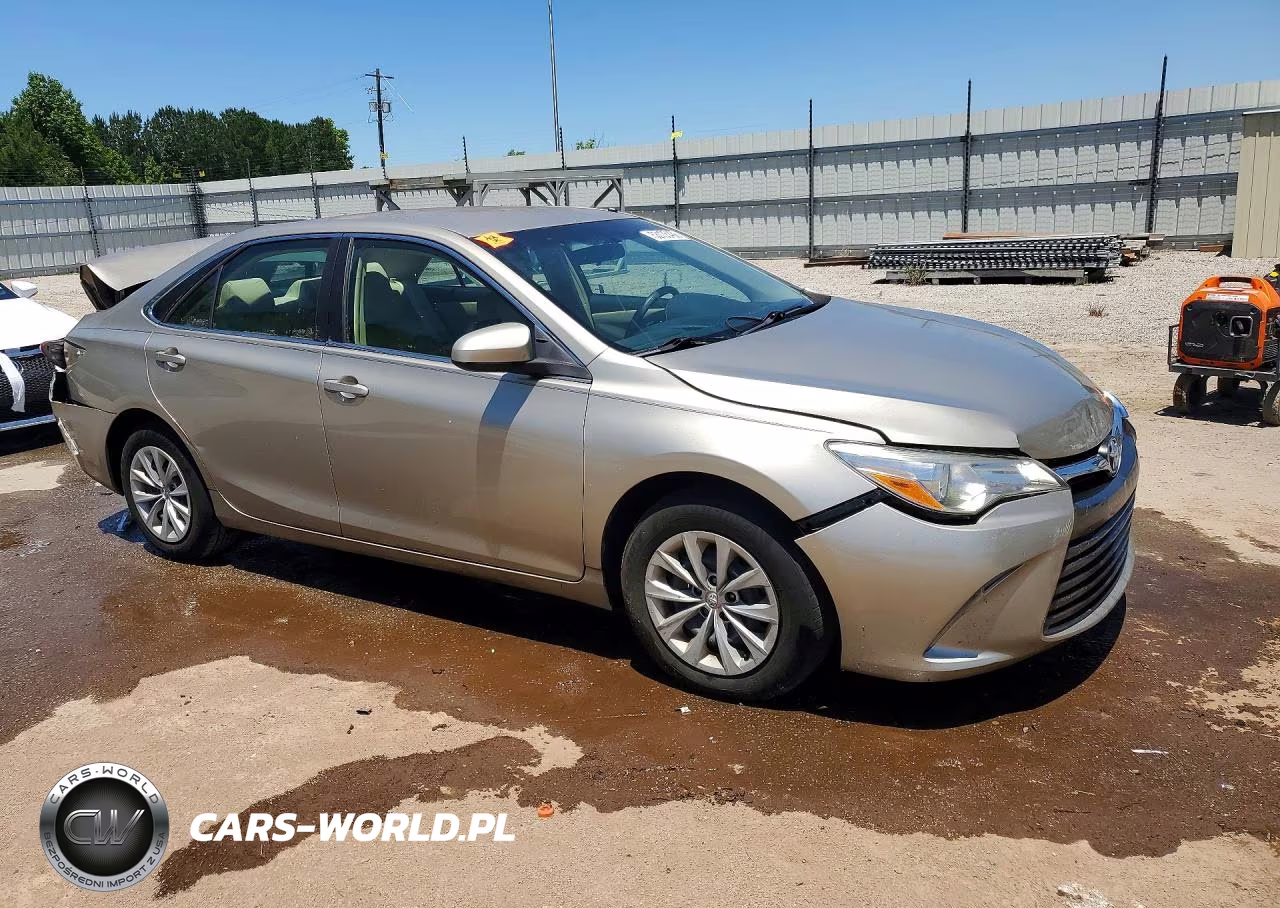 2016 Toyota Camry Le VIN:4T1BF1FK2GU163415 - 4