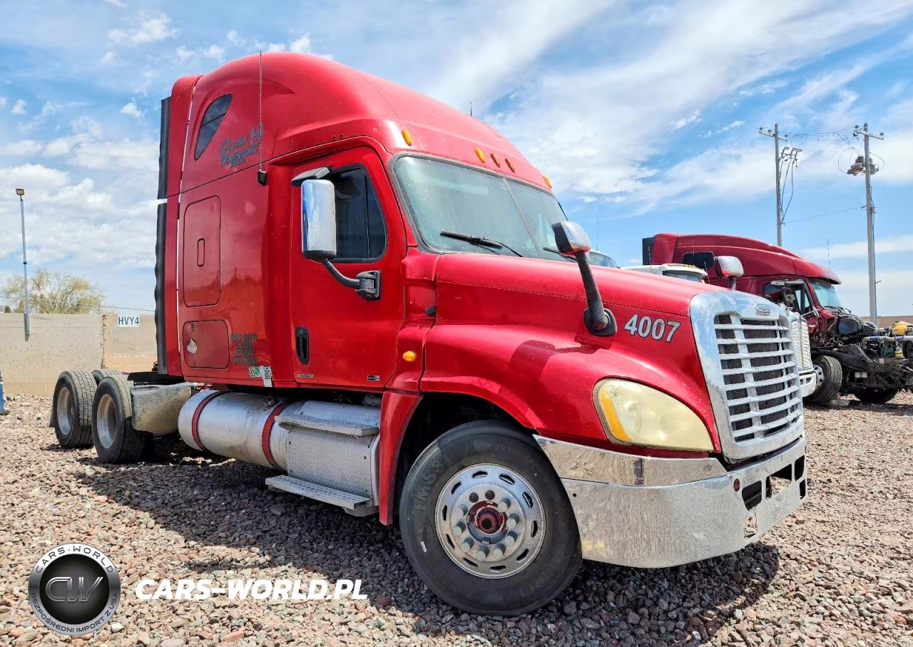 2011 Freightliner Cascadia Semi Truck