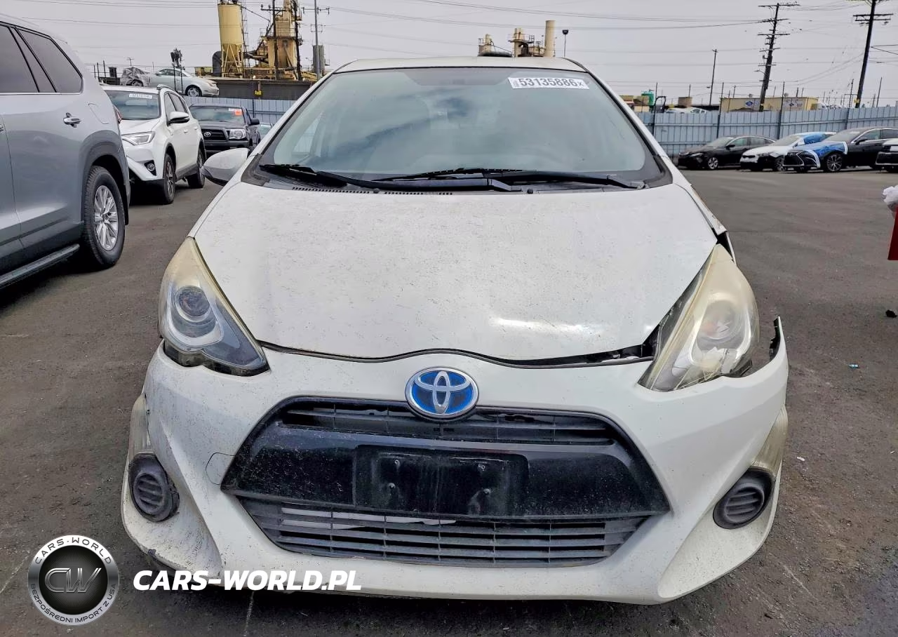 2015 Toyota Prius C Two VIN:JTDKDTB35F1583173 - 5