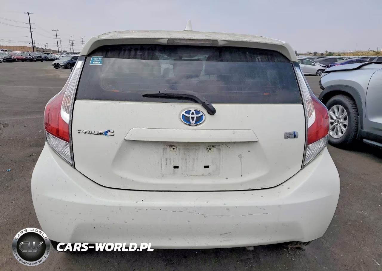2015 Toyota Prius C Two VIN:JTDKDTB35F1583173 - 6