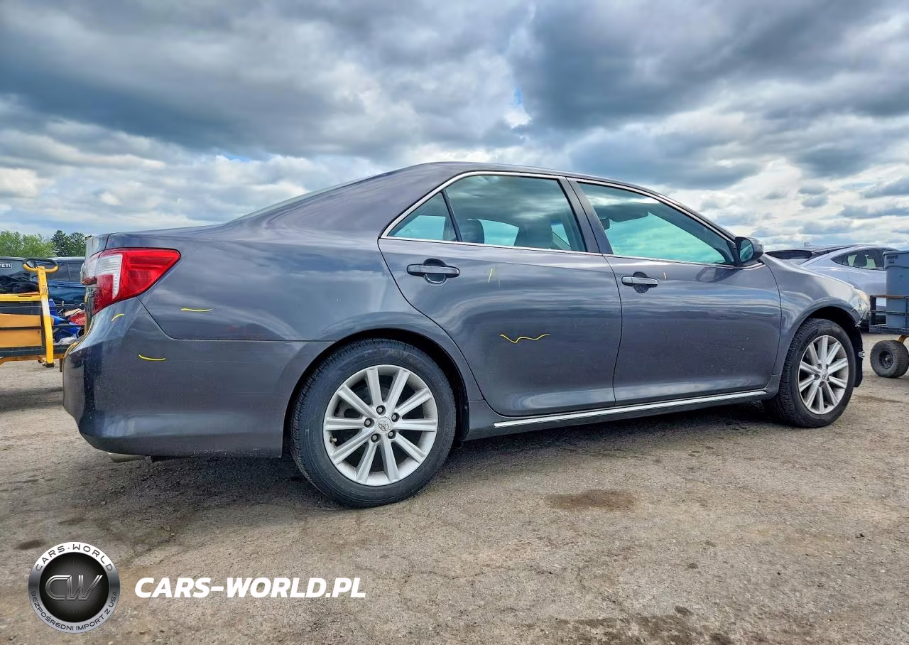 2013 Toyota Camry Xle VIN:4T4BF1FK9DR285996 - 3