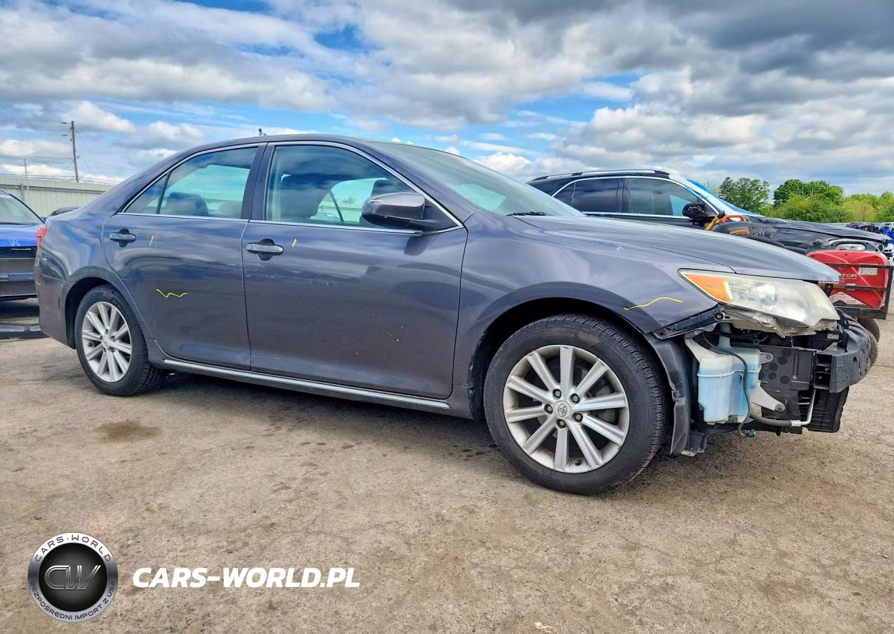 2013 Toyota Camry Xle VIN:4T4BF1FK9DR285996 - 4