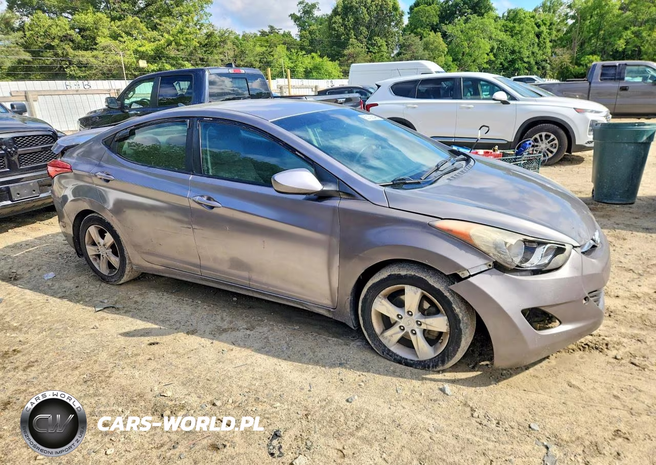 2013 Hyundai Elantra VIN:KMHDH4AE6DU581512 - 4