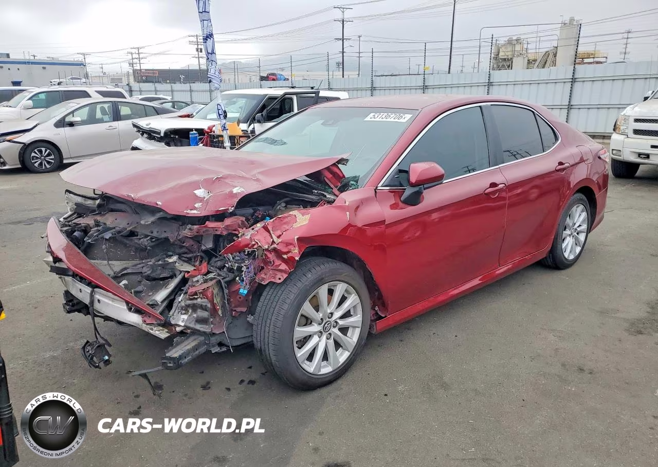 2018 Toyota Camry Le – zdjęcie 1 z 13