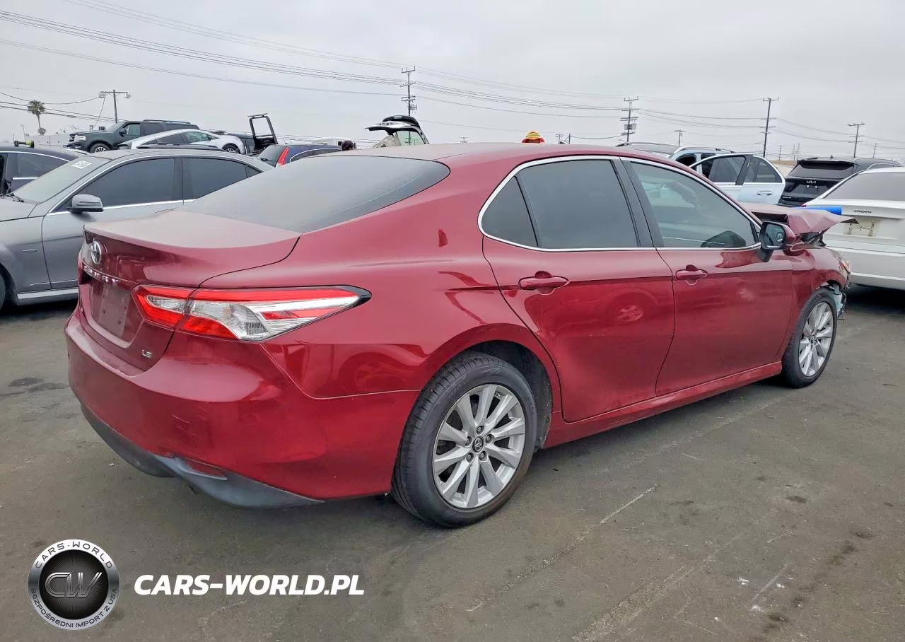 2018 Toyota Camry Le VIN:4T1B11HK3JU619974 - 3