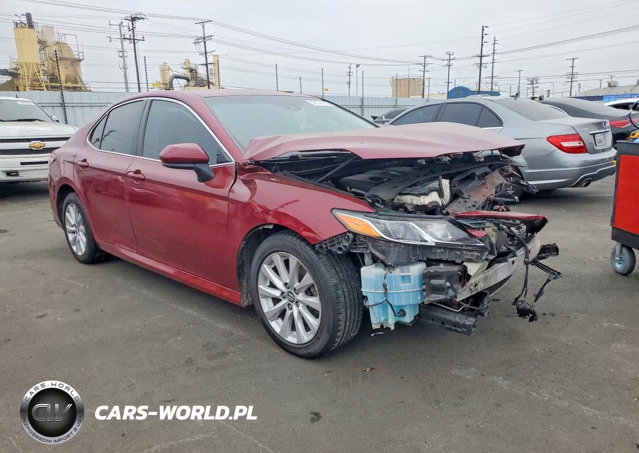 2018 Toyota Camry Le VIN:4T1B11HK3JU619974 - 4