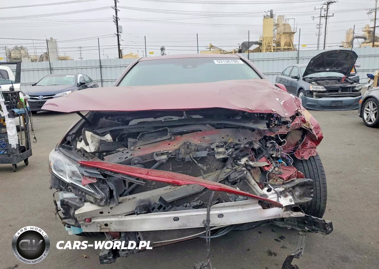 2018 Toyota Camry Le VIN:4T1B11HK3JU619974 - 5