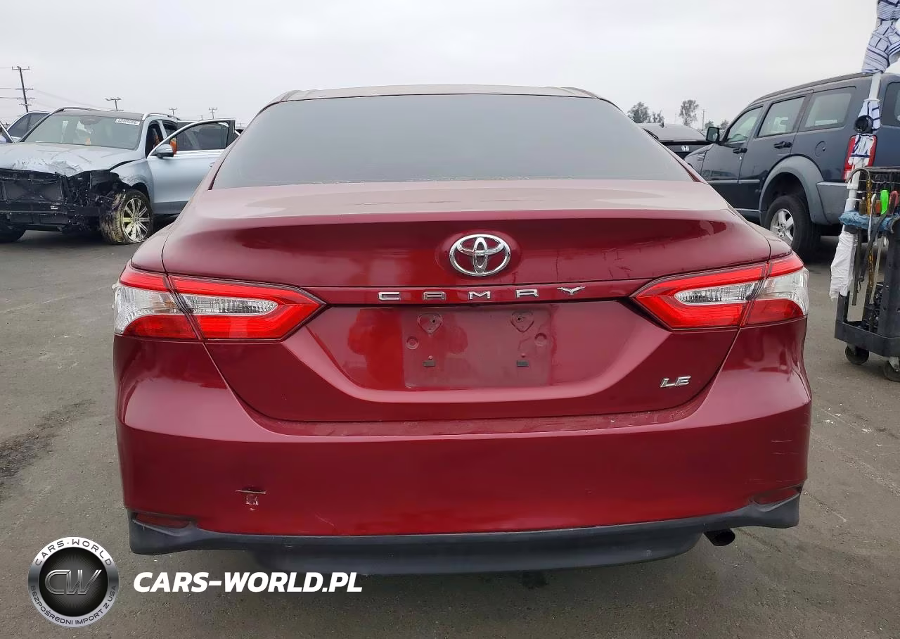 2018 Toyota Camry Le VIN:4T1B11HK3JU619974 - 6