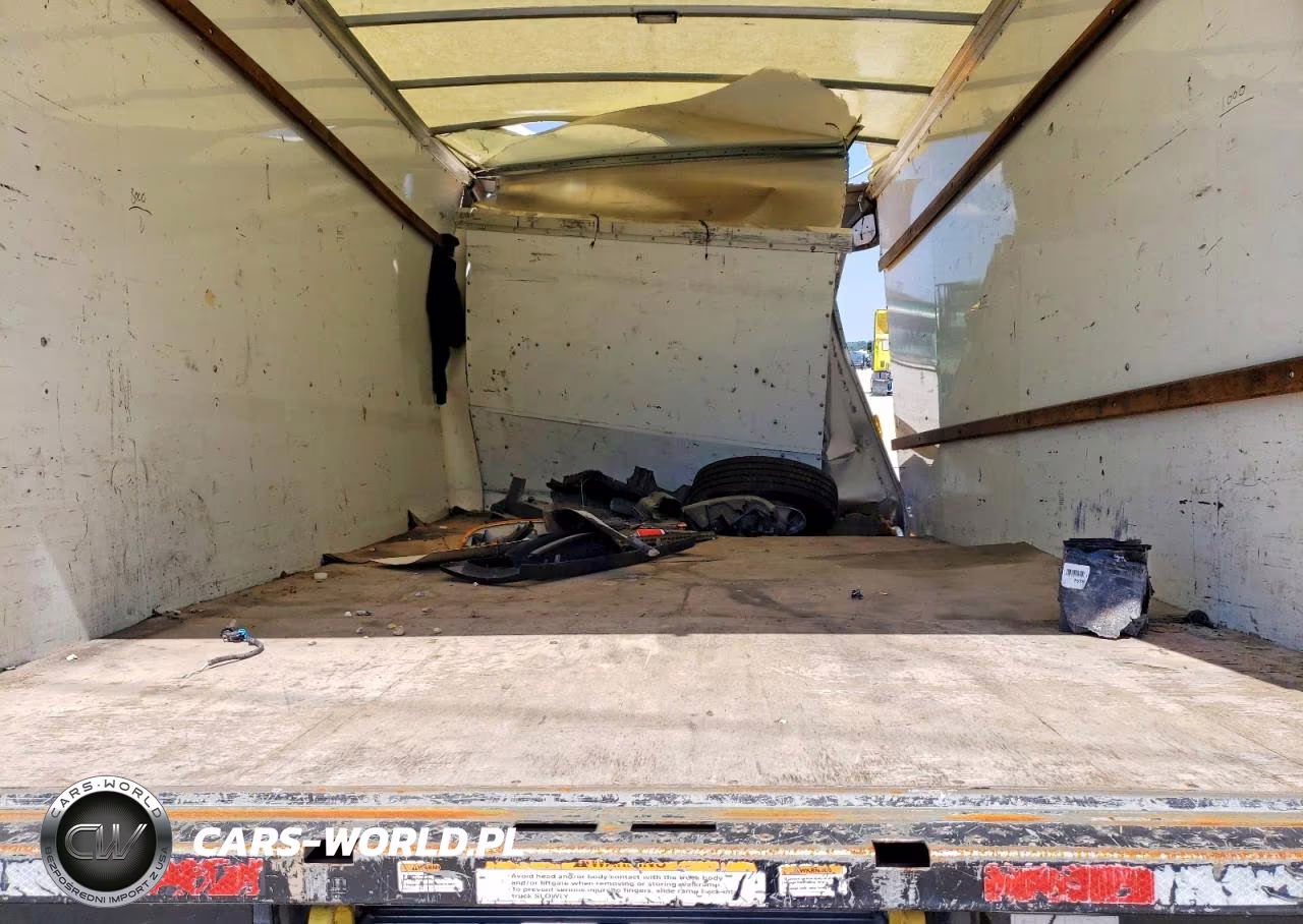 2022 GMC Savana Box Truck VIN:7GZ37TC75NN004108 - 10