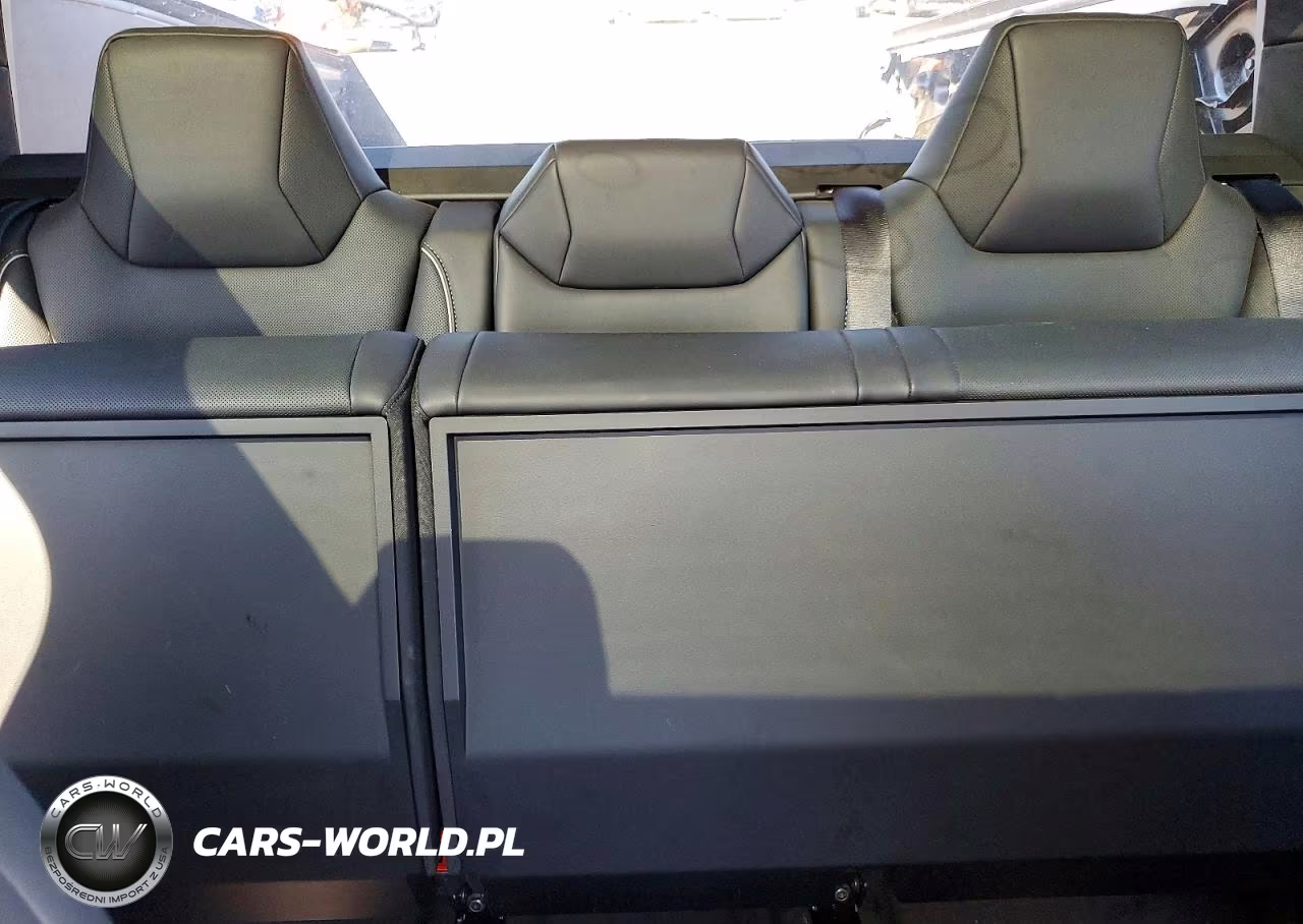 2024 Tesla Cybertruck VIN:7G2CEHEE8RA051918 - 10