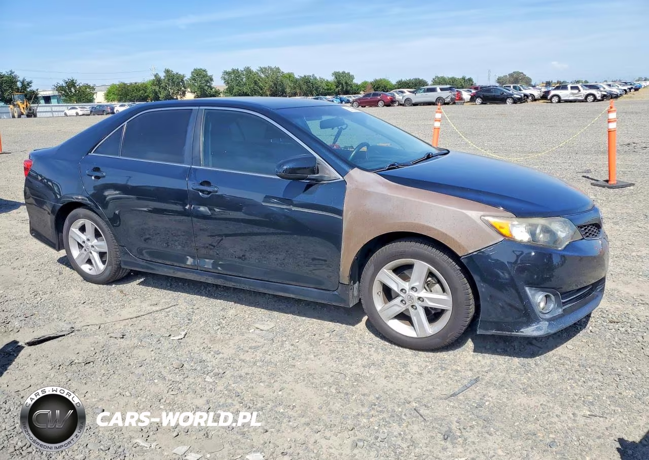 2014 Toyota Camry Se VIN:4T1BF1FK3EU339014 - 4