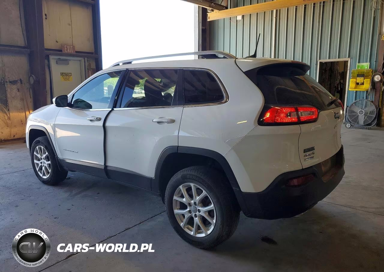 2016 Jeep Cherokee Latitude VIN:1C4PJMCS7GW245160 - 2