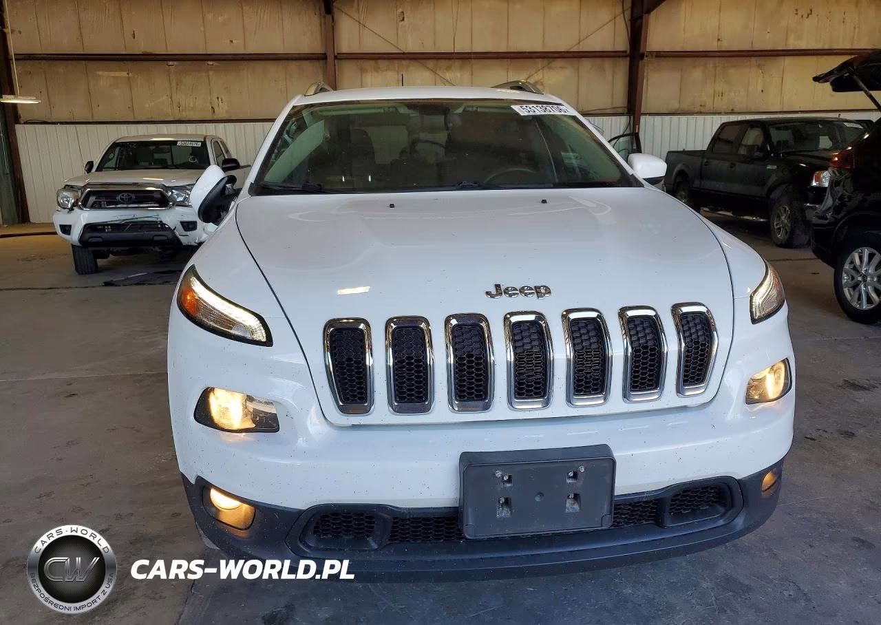 2016 Jeep Cherokee Latitude VIN:1C4PJMCS7GW245160 - 5