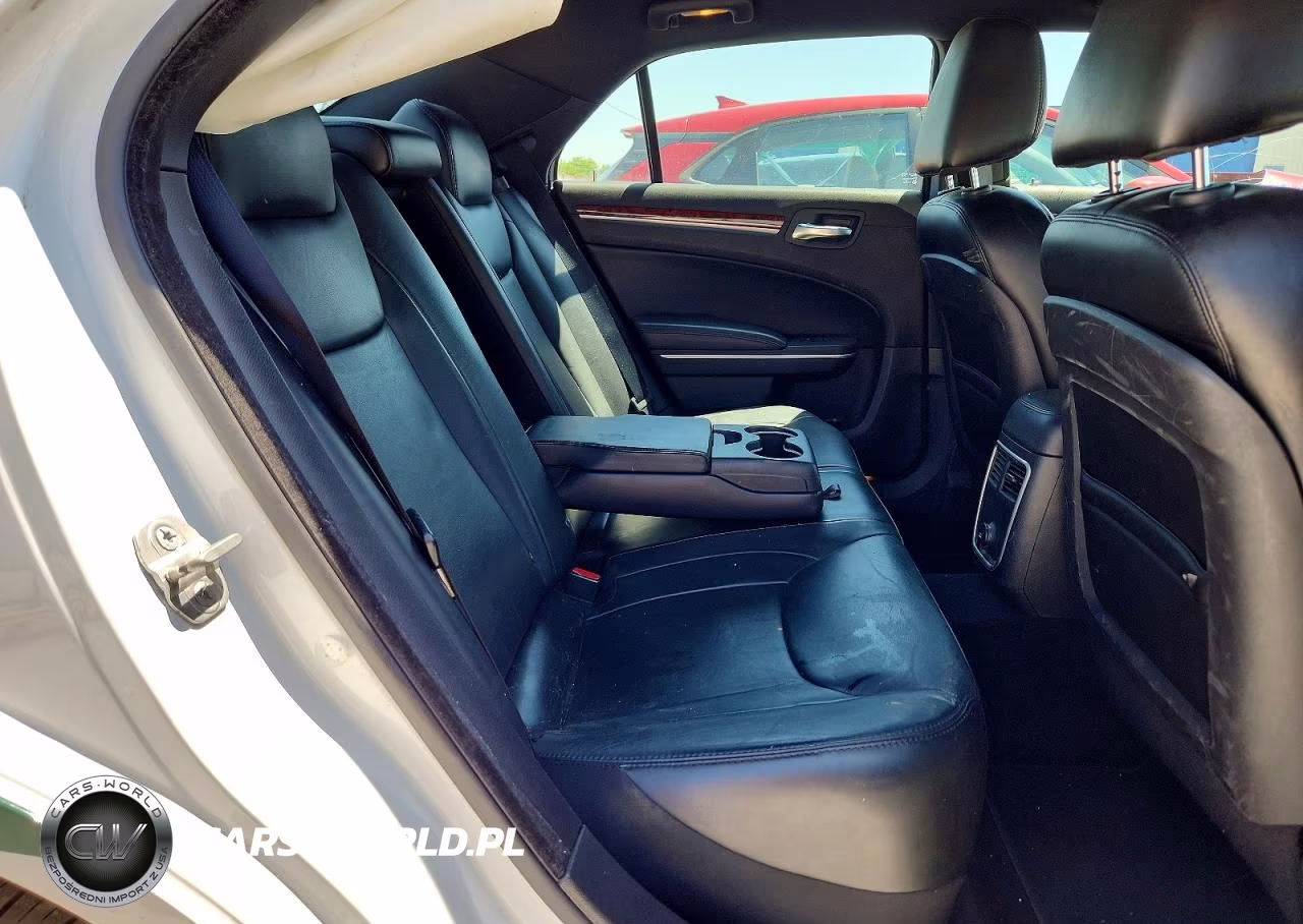 2014 Chrysler 300 VIN:2C3CCARG8EH321351 - 10