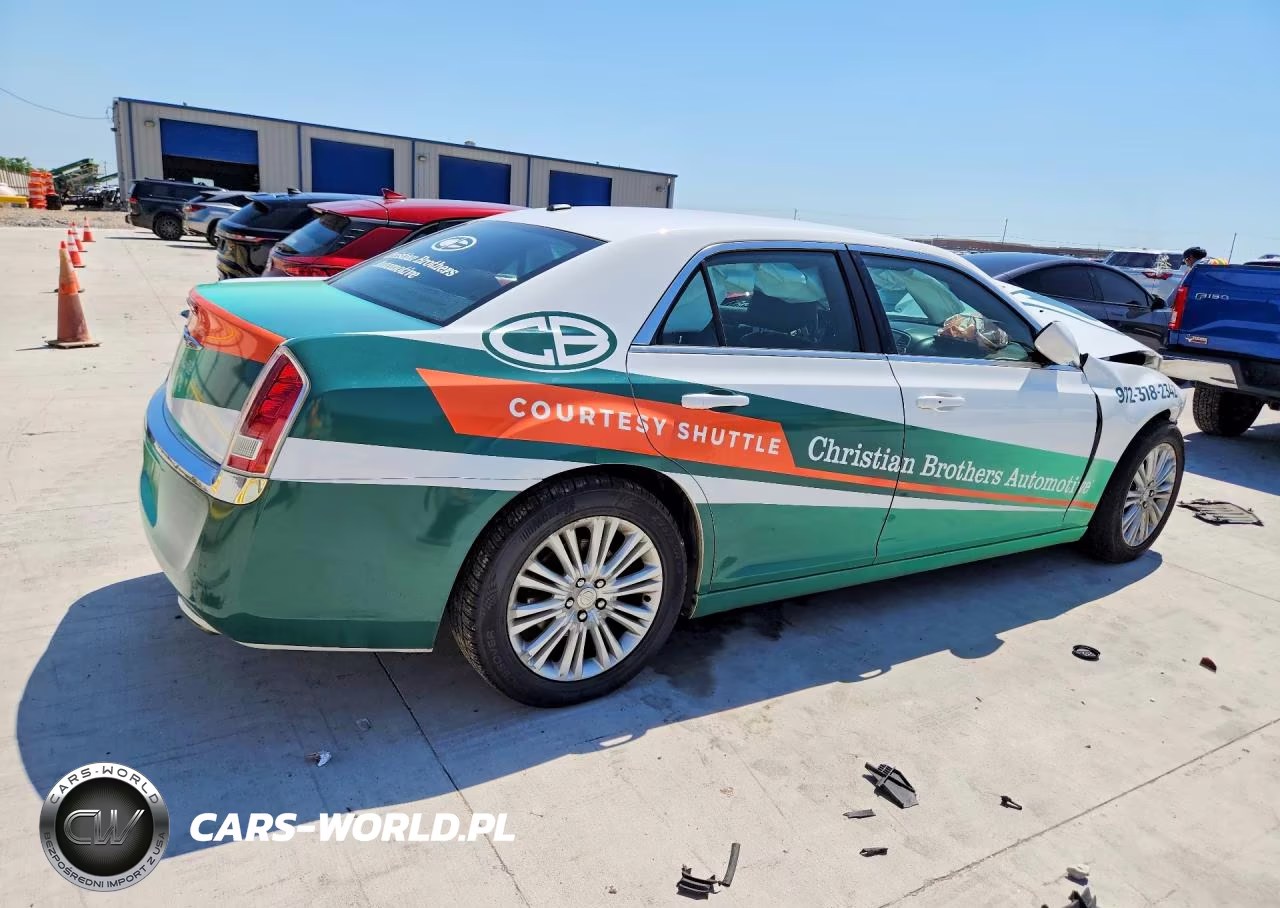 2014 Chrysler 300 VIN:2C3CCARG8EH321351 - 3