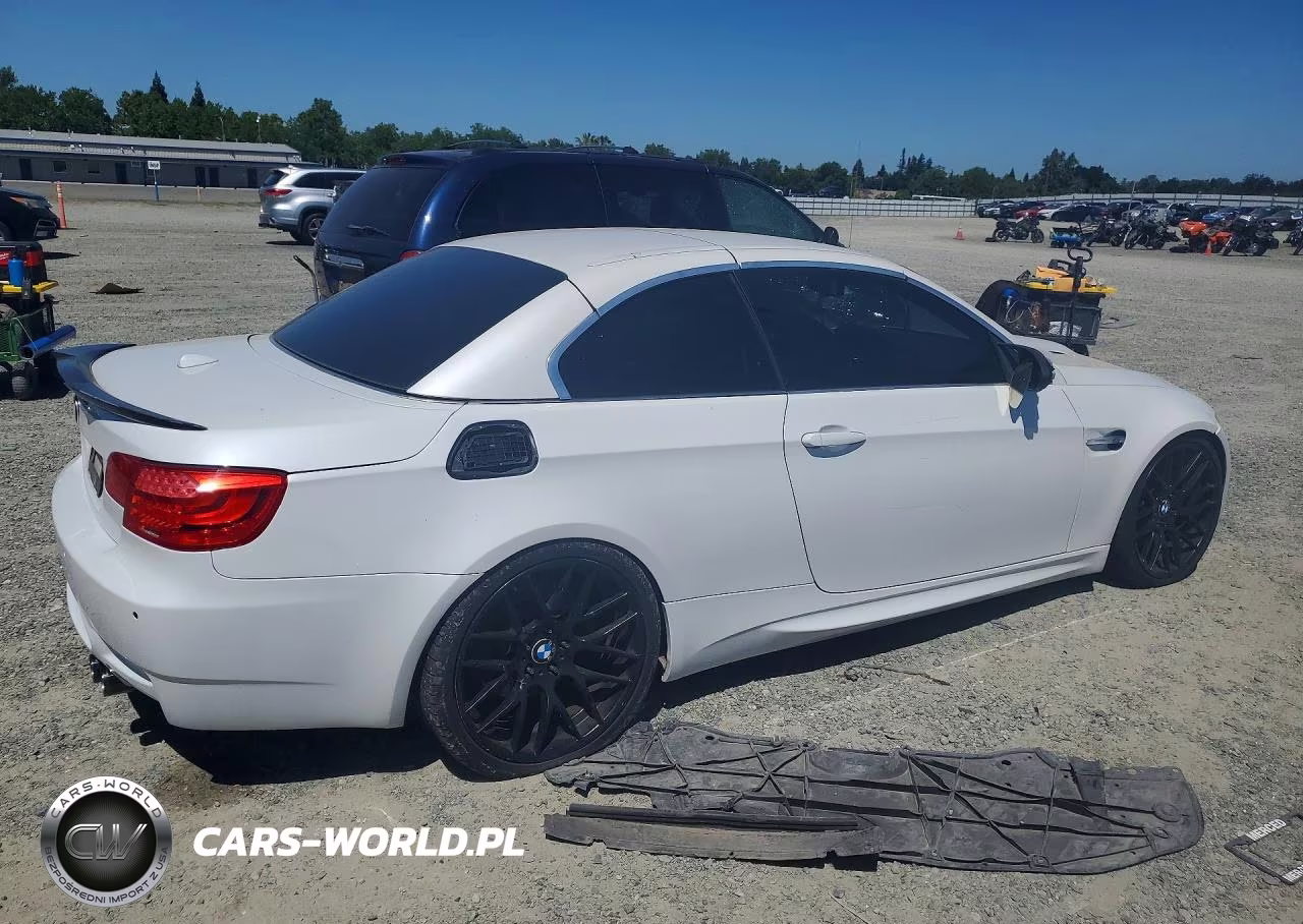 2011 BMW M3 VIN:WBSDX9C56BE585254 - 3