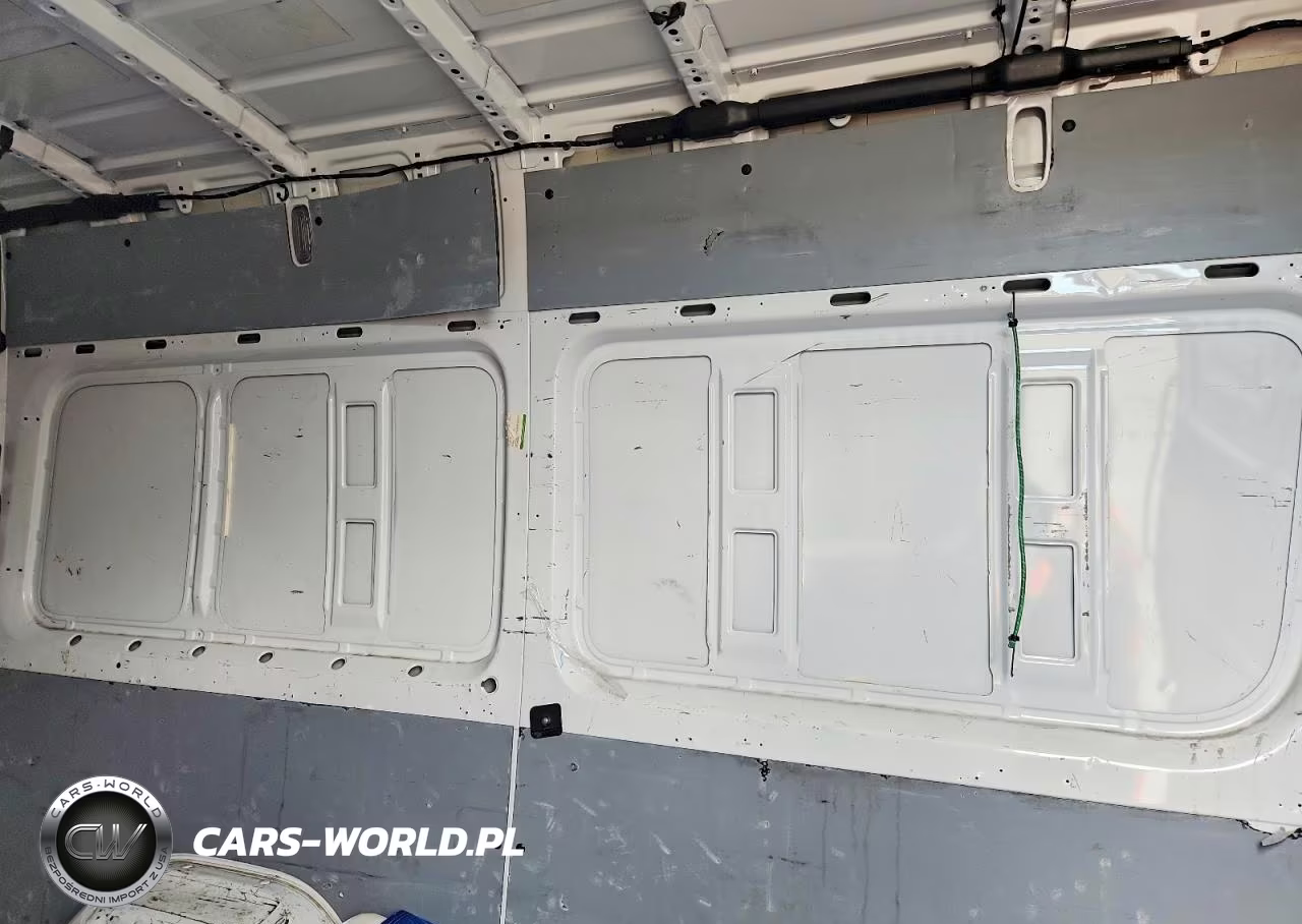 2019 Mercedes-Benz Sprinter 2500 VIN:WD3PF0CDXKT010946 - 11