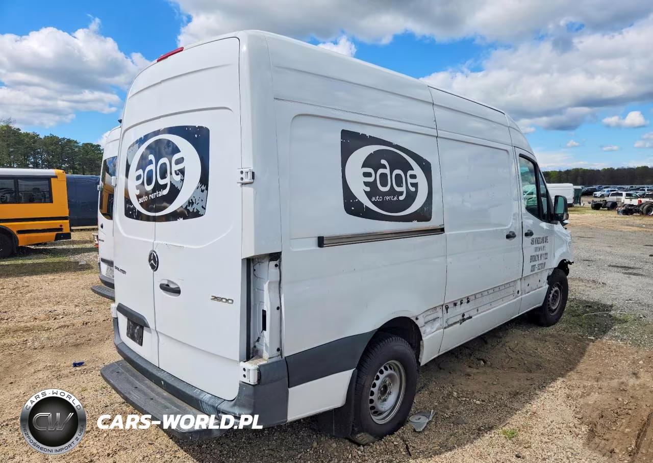 2019 Mercedes-Benz Sprinter 2500 VIN:WD3PF0CDXKT010946 - 3