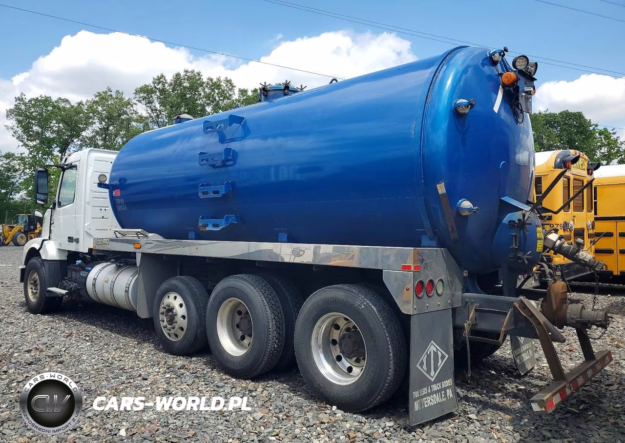 2018 Volvo Vnl84300 - Tank Truck VIN:4V5X99EJ1JN894640 - 3