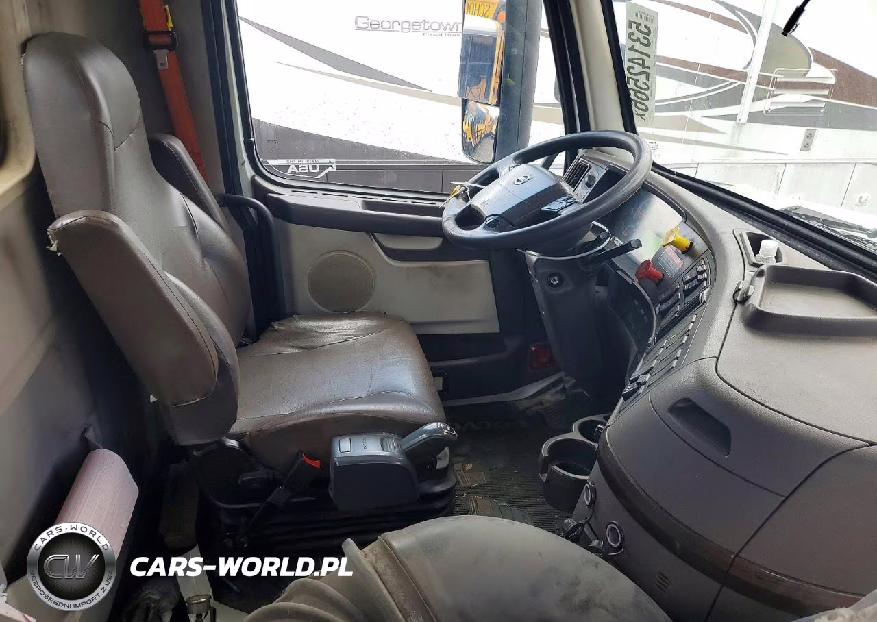 2018 Volvo Vnl84300 - Tank Truck VIN:4V5X99EJ1JN894640 - 5