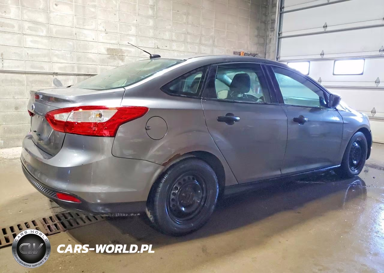 2012 Ford Focus S VIN:1FAHP3E25CL342806 - 3