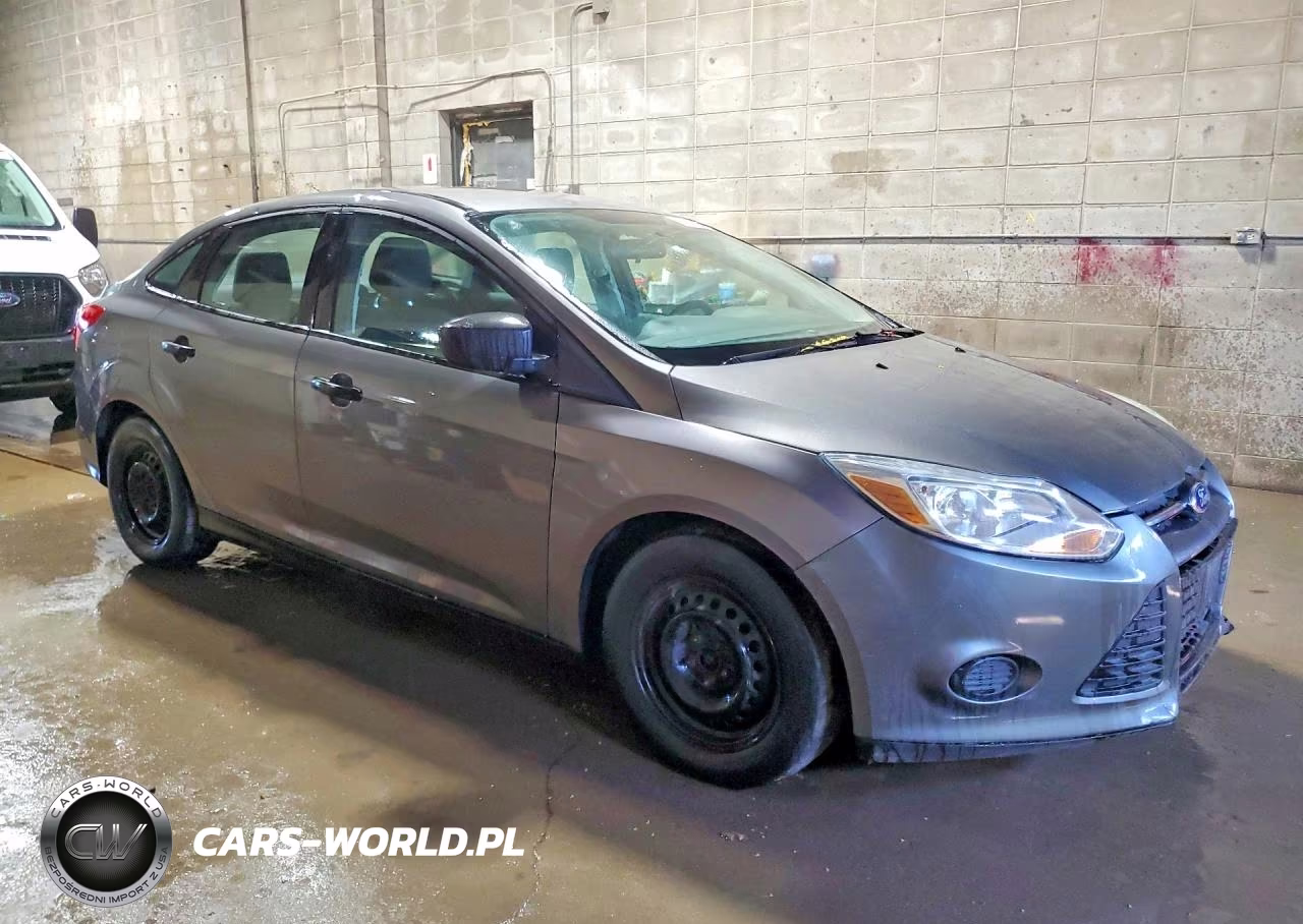 2012 Ford Focus S VIN:1FAHP3E25CL342806 - 4