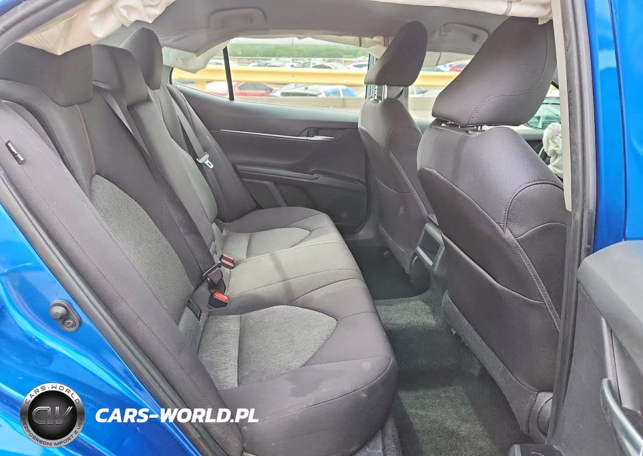 2020 Toyota Camry Le VIN:4T1C11AK2LU324298 - 10
