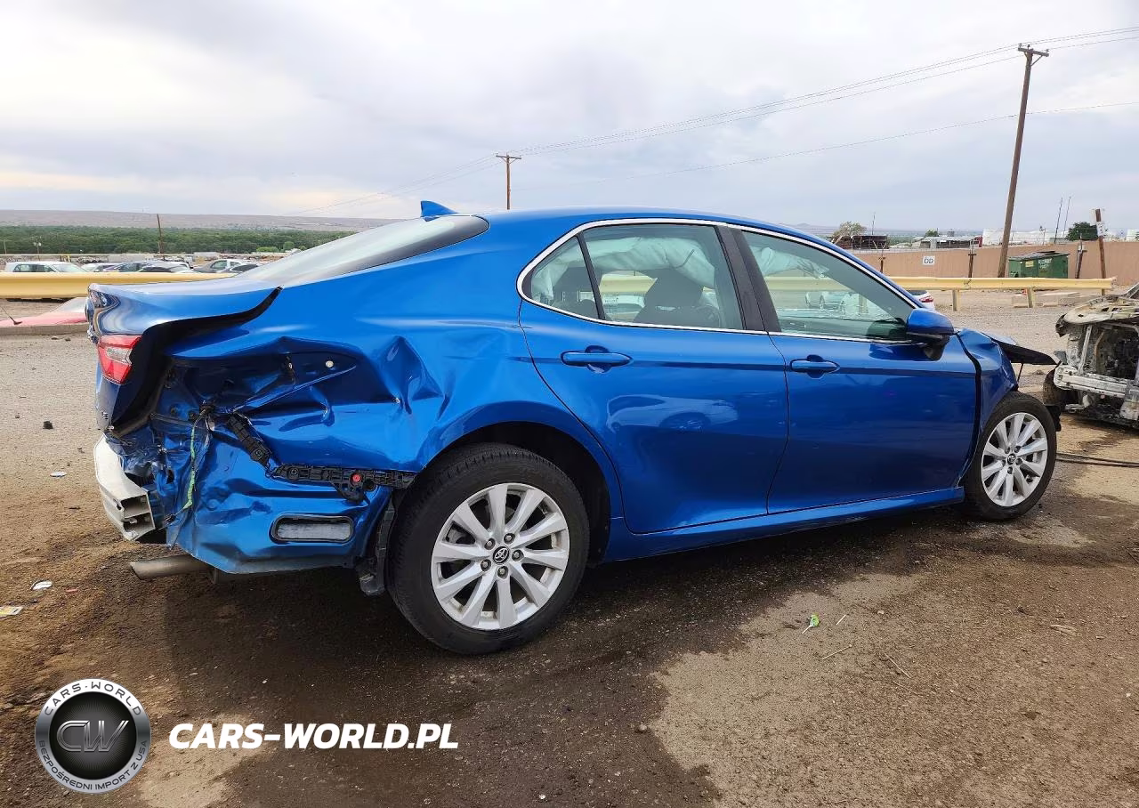 2020 Toyota Camry Le VIN:4T1C11AK2LU324298 - 3