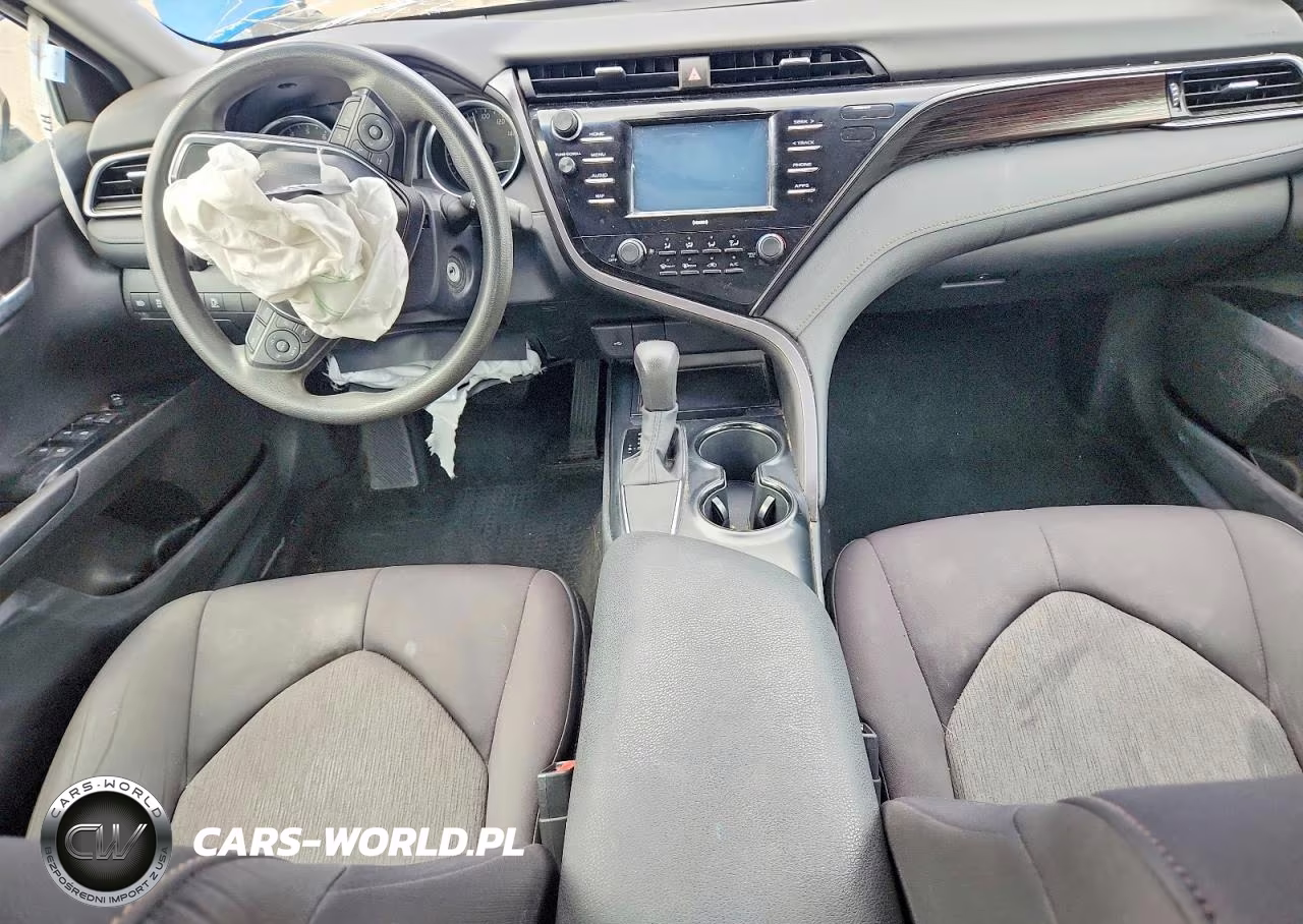 2020 Toyota Camry Le VIN:4T1C11AK2LU324298 - 8
