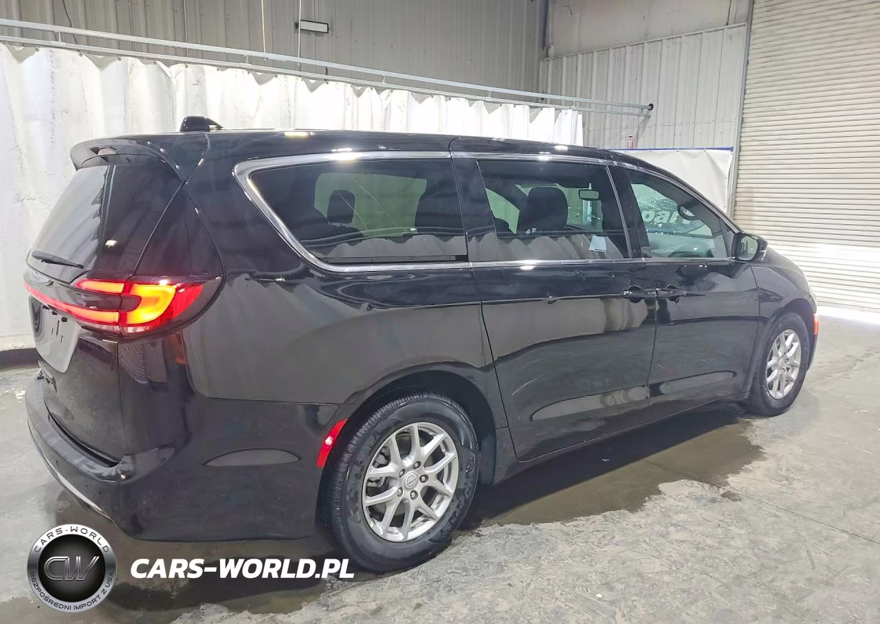 2026 Chrysler Pacifica Select VIN:2C4RC1BG4TR261348 - 3