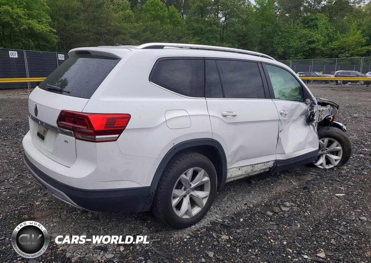 2018 Volkswagen Atlas VIN:1V2BR2CA8JC505779 - 3