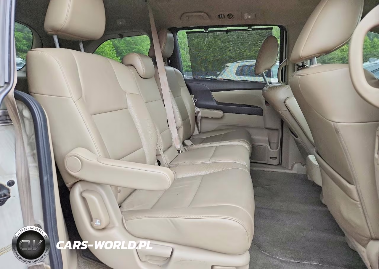 2015 Honda Odyssey VIN:5FNRL5H63FB077606 - 11