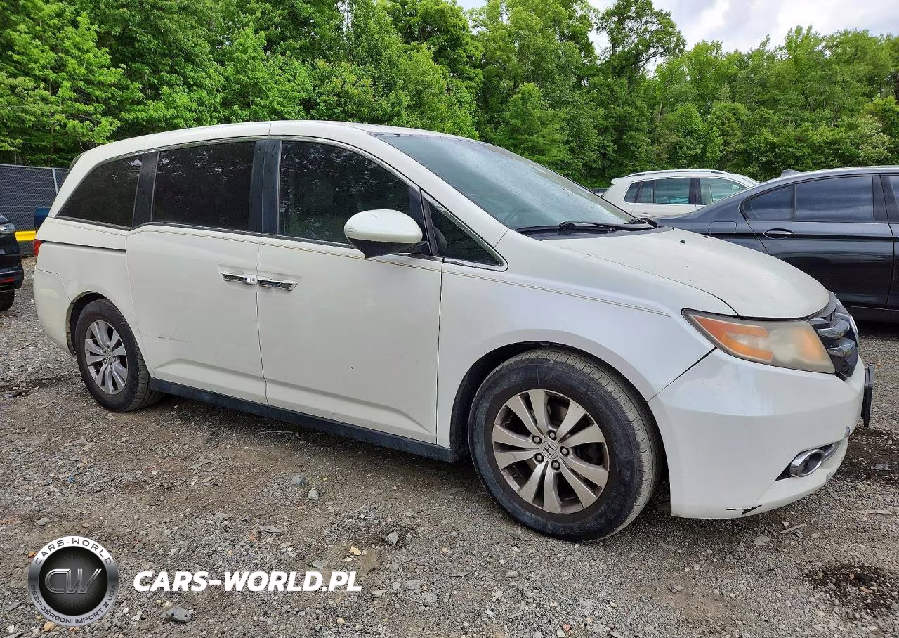 2015 Honda Odyssey VIN:5FNRL5H63FB077606 - 4