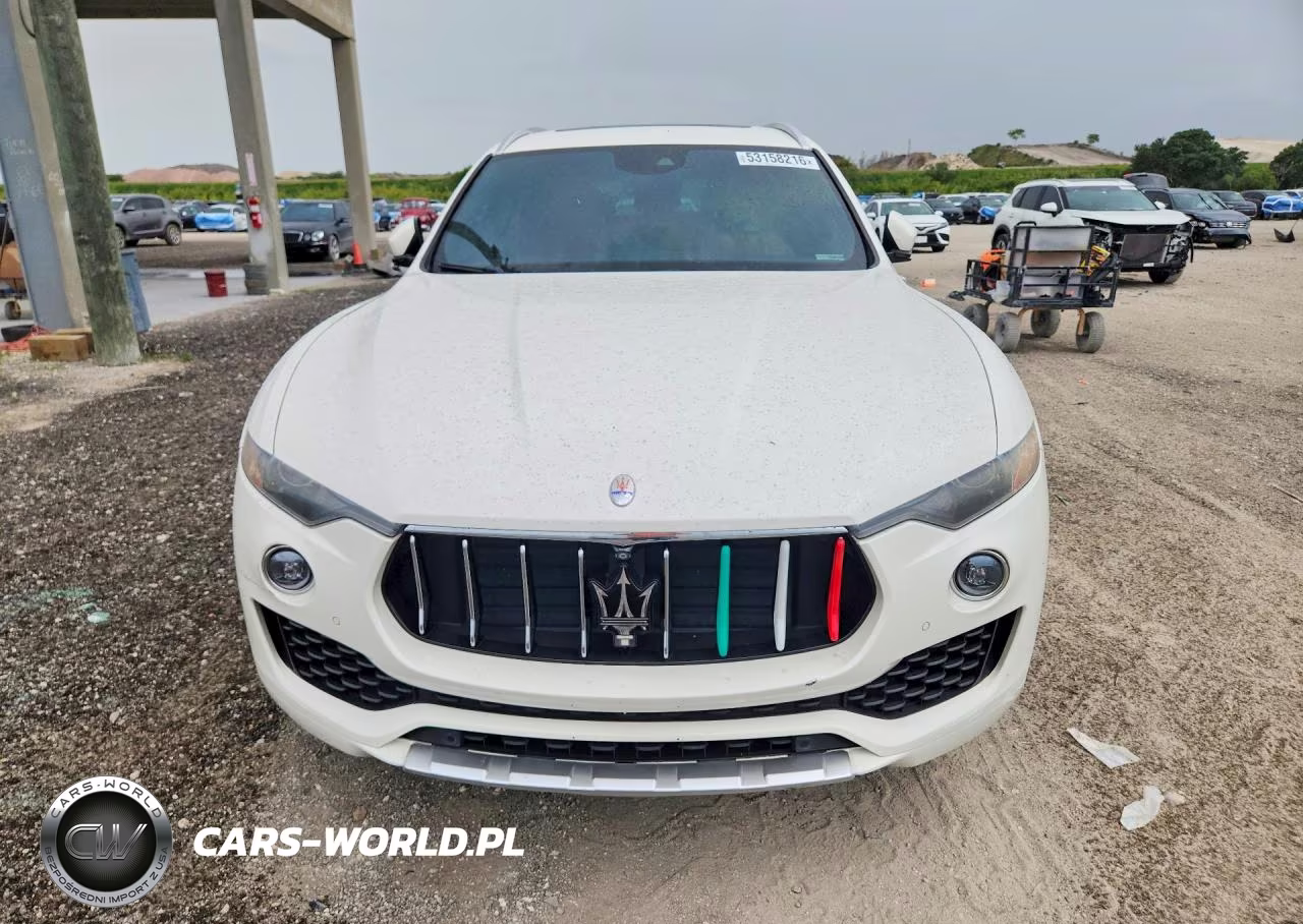 2017 Maserati Levante Luxury VIN:ZN661XUL4HX211076 - 5