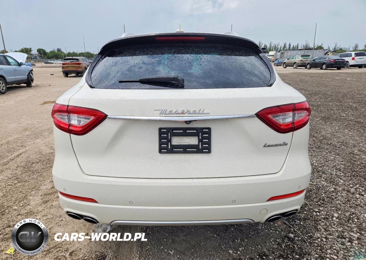 2017 Maserati Levante Luxury VIN:ZN661XUL4HX211076 - 6