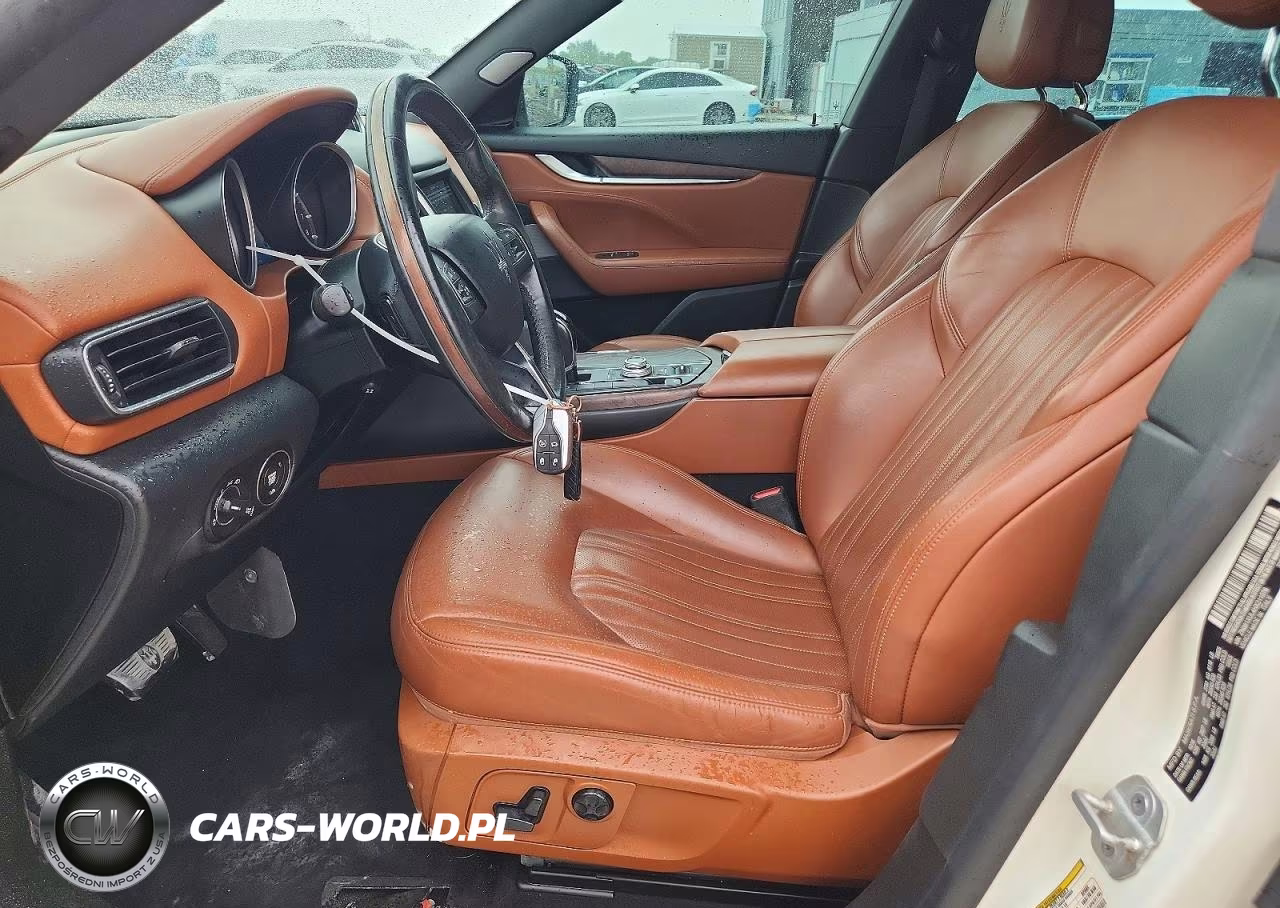 2017 Maserati Levante Luxury VIN:ZN661XUL4HX211076 - 7