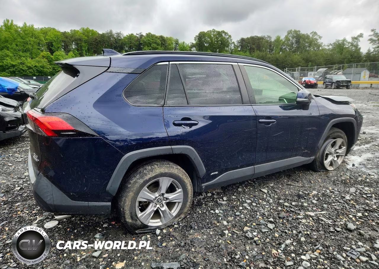 2022 Toyota Rav4 Xle VIN:JTMRWRFV6ND139532 - 3